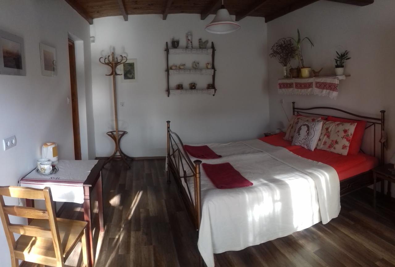 Rigófütty Vendégház Tiszaalpar Esterno foto