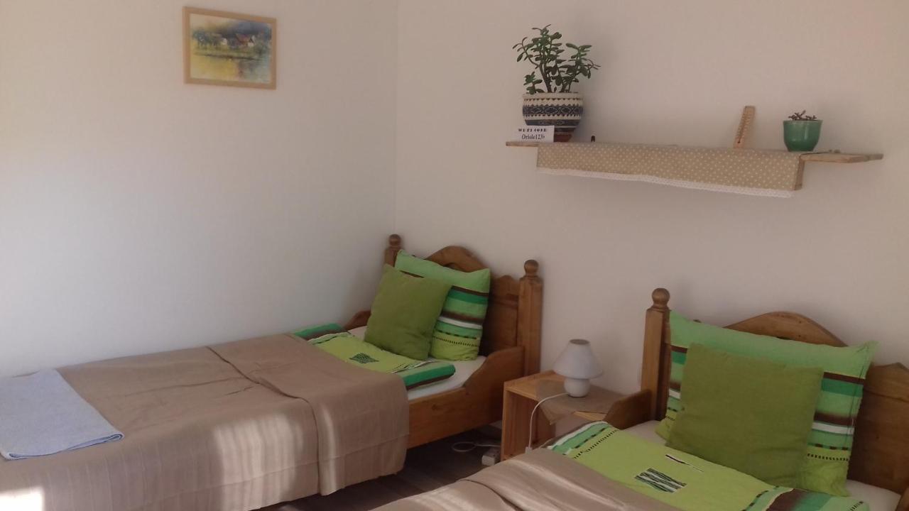 Rigófütty Vendégház Tiszaalpar Esterno foto